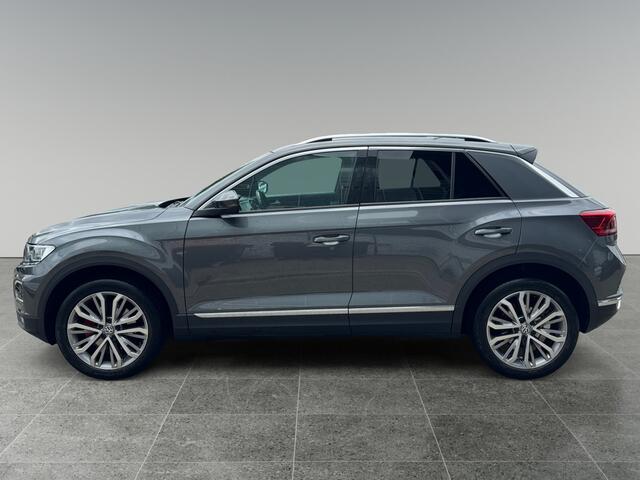 Volkswagen T-Roc 1.5 150pk TSI Sport Navigatiefunctie 'Discover Media' | Velgen 'Montego Bay', 18 inch | Parkeersensoren
