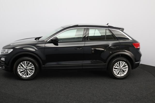 Volkswagen T-Roc 1.5 TSI Style Business/ Trekhaak/ Elek. Kofferklep/ Apple + Android/ DAB+/ Navi/ Airco/ Adaptive Cruise/ Lane-Assist./ Elek. pakket/ Isofix/ Bluetooth/ Multi. LEDER. Stuur/ 16'' LMV/ Mistl./ PDC/ LED Dagrijverl.