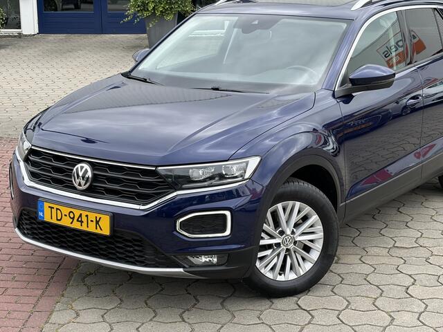 Volkswagen T-Roc 1.0 TSI Style Pano, Navi, Trekhaak, Rijklaar met beurt & garantie!