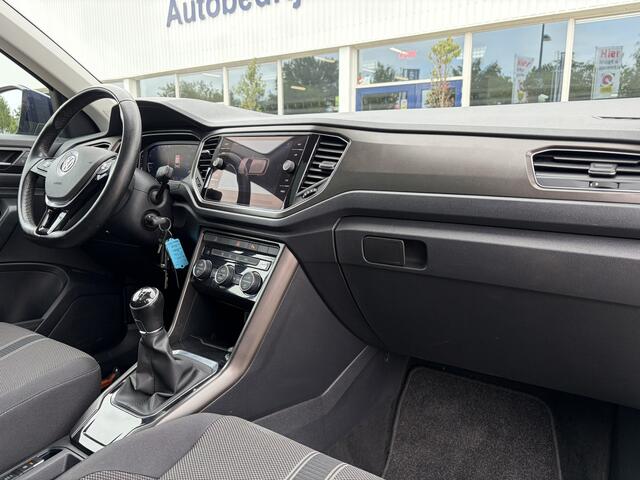 Volkswagen T-Roc 1.0 TSI Style Pano, Navi, Trekhaak, Rijklaar met beurt & garantie!