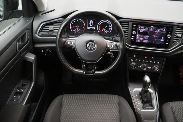 Volkswagen T-Roc 1.5 TSI 2019 | Airco | Trekhaak | Navigatie | Stoelverwarming | DAB Radio | Apple/Android Carplay | Boekjes | Onderhoudshistorie | 2 Sleutels