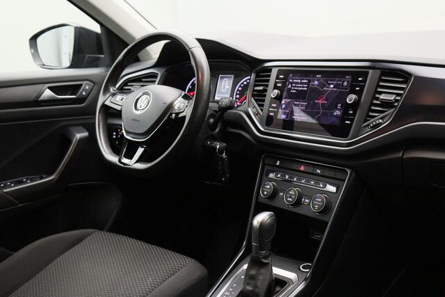 Volkswagen T-Roc 1.5 TSI 2019 | Airco | Trekhaak | Navigatie | Stoelverwarming | DAB Radio | Apple/Android Carplay | Boekjes | Onderhoudshistorie | 2 Sleutels