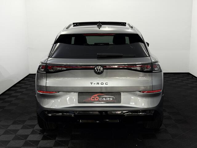 Volkswagen T-Roc 1.5 TSI R-Line Edition Nieuwe model!, Panoramadak, Camera, Iq lights, Navi, Half leder, Stoel/Stuurverwarming, Cruise control adaptief, Sfeerverlichting, Elektrische trekhaak, Elektrische achterklep, Keyless start,