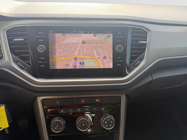 Volkswagen T-Roc 1.0 TSI Style Business- Stoelverwarming, Acc Cruise, Trekhaak, Led, Privacy Glass