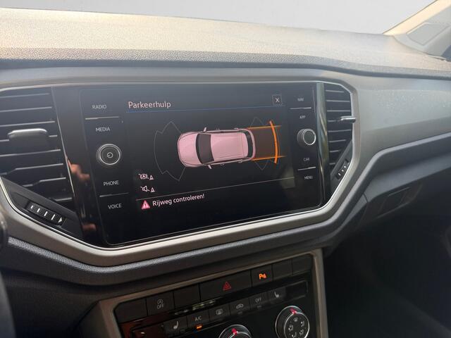 Volkswagen T-Roc 1.0 TSI Style Business- Stoelverwarming, Acc Cruise, Trekhaak, Led, Privacy Glass
