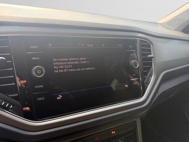 Volkswagen T-Roc 1.0 TSI Style Business- Stoelverwarming, Acc Cruise, Trekhaak, Led, Privacy Glass