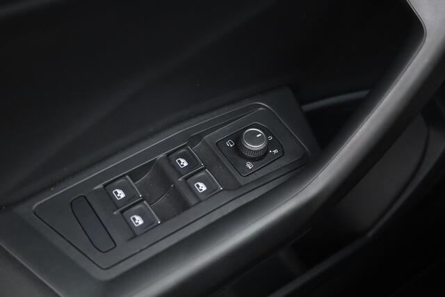 Volkswagen T-Roc Cabrio 1.5 TSI R-Line | Rijklaar! | 2x R-Line | Afn. Trekhaak | Dig. Cockpit | Beats Audio | Adapt. Cruise | Camera+PDC | Stoelverw. | Nav+App. Connect | LED | Climate | Draadloos | Keyless V