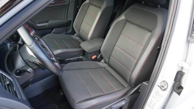 Volkswagen T-Roc 1.5 150pk TSI Sport Pano Virtual Stoelverw Drive select *68737km* 19 inch LM Cruise LED * 1ste eign*