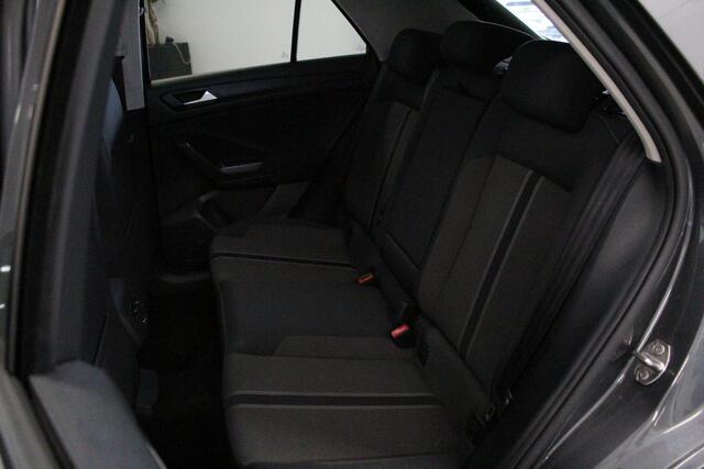 Volkswagen T-Roc 1.5 TSI Style | 19'LMV | ACC | PDC-V/A | CLIMA | D-GLAS | CARPLAY | DAB-RADIO | NAVIGATIE |