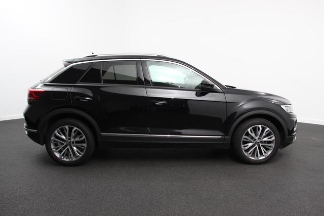 Volkswagen T-Roc 1.5 TSI Sport DSG Navigatie Adaptieve Cruise Control Climate Control Digitale Dashboard Camera 18"Lichtmetalen velgen