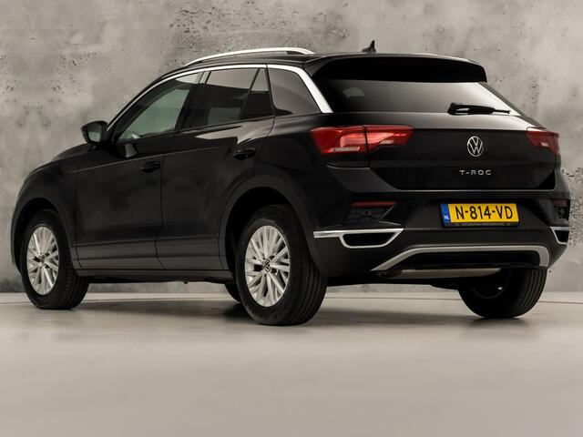 Volkswagen T-Roc 1.0 TSI Sport (APPLE CARPLAY, GROOT NAVI, CAMERA, CLIMATE, SPORTSTOELEN, GETINT GLAS, ELEK ACHTERKLEP, ADAPTIVE CRUISE, NIEUWSTAAT)