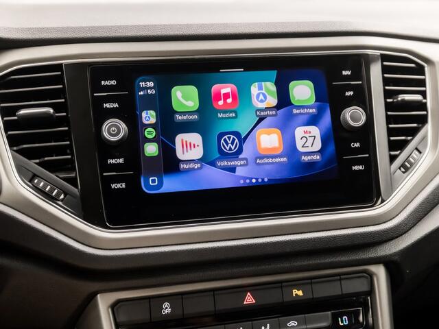 Volkswagen T-Roc 1.0 TSI Sport (APPLE CARPLAY, GROOT NAVI, CAMERA, CLIMATE, SPORTSTOELEN, GETINT GLAS, ELEK ACHTERKLEP, ADAPTIVE CRUISE, NIEUWSTAAT)