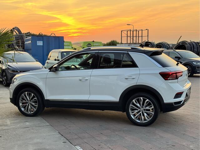 Volkswagen T-Roc 1.5 TSI Sport | Beats | LED | ACC | Virtual | Carplay | Camera | Nwe banden | Stoelverw | Rijklaar + nieuwe apk