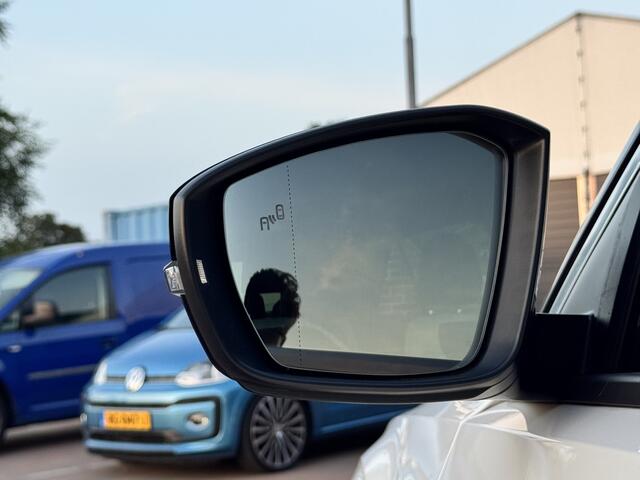 Volkswagen T-Roc 1.5 TSI Sport | Beats | LED | ACC | Virtual | Carplay | Camera | Nwe banden | Stoelverw | Rijklaar + nieuwe apk
