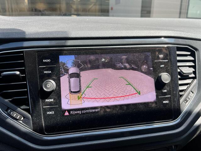 Volkswagen T-Roc 1.5 TSI 150pk DSG Sport · Camera · ACC · Alarmklasse 3 · Apple/Android Car Play · Verkeersbord Detectie · Elek. Inklapbare Spiegels ·
