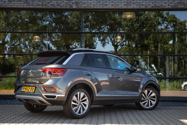 Volkswagen T-Roc 1.5 TSI Style , Achteruitrijcamera, Stoelverwarming, Adaptive cruise control, Apple CarPlay