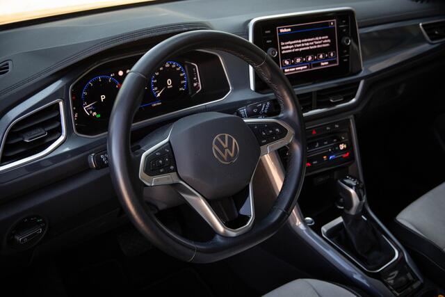 Volkswagen T-Roc 1.5 TSI Style , Achteruitrijcamera, Stoelverwarming, Adaptive cruise control, Apple CarPlay