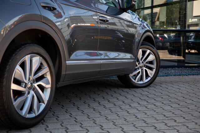Volkswagen T-Roc 1.5 TSI Style , Achteruitrijcamera, Stoelverwarming, Adaptive cruise control, Apple CarPlay
