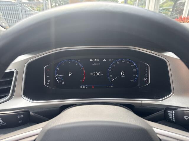 Volkswagen T-Roc 1.5 TSI 150PK Move DSG - Standkachel | Camera | CarPlay | Nav | Virtual | Stoelverw. | Afn. trekh.