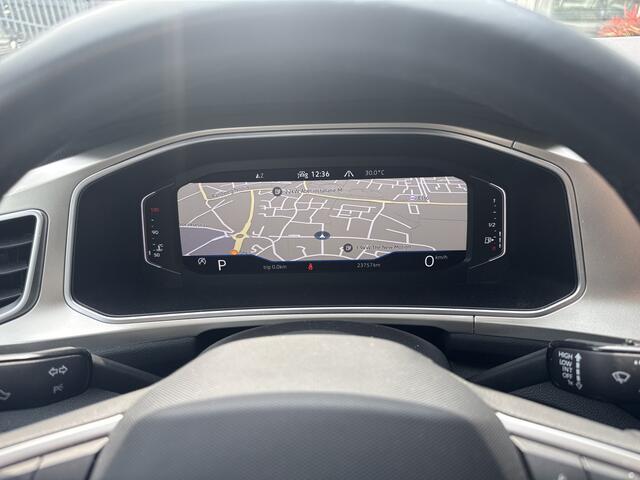 Volkswagen T-Roc 1.5 TSI 150PK Move DSG - Standkachel | Camera | CarPlay | Nav | Virtual | Stoelverw. | Afn. trekh.