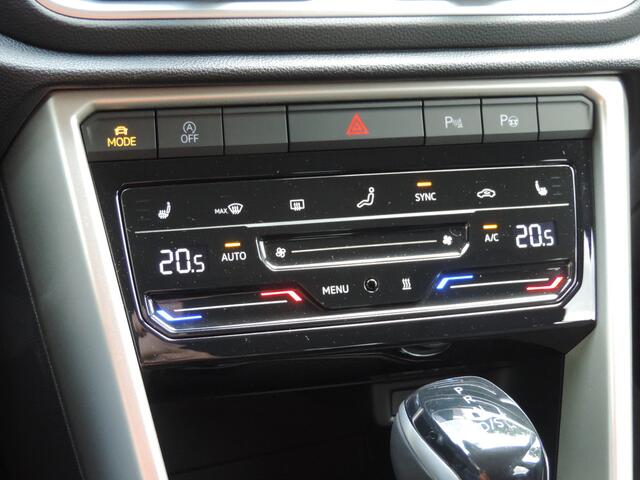 Volkswagen T-Roc 1.5 TSI 150PK Move DSG - Standkachel | Camera | CarPlay | Nav | Virtual | Stoelverw. | Afn. trekh.