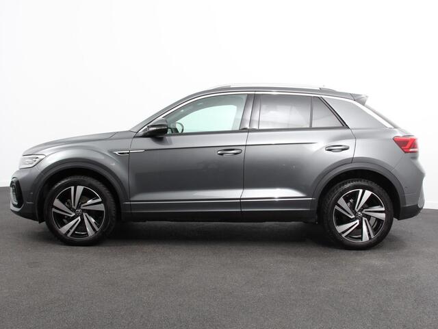 Volkswagen T-Roc 1.5 TSI 150pk Automaat R-Line Plus Navigatie Apple Carplay/Android Auto Camera Parkeersensoren Adaptive Cruise Control Stoelverwarming Virtual Cockpit Elektrische achterklep Getinte ramen Climate Control