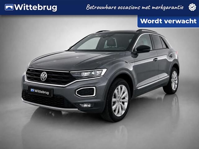 Volkswagen T-Roc 1.5 TSI Style Business / Pano / Digitaal dashboard / Camera / Dodehoek / Keyless / Lichtmetaal 17 inch /