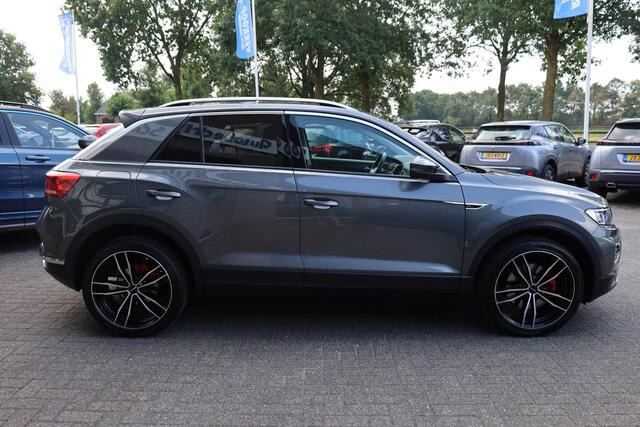 Volkswagen T-Roc 1.0 TSI R-line Style CARPLAY DAB NAVI COCKPITVIEW STOELVERWARMING 2xPDC ACC 19"LMV ALL-SEASONS NAP ZEER-NETJES!!