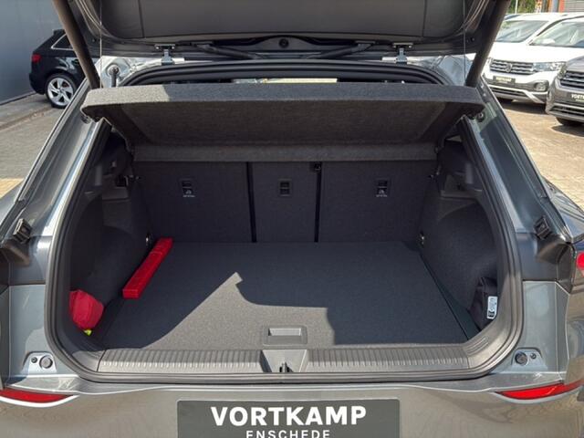 Volkswagen T-Roc 1.5 eTSI DSG R-LINE TREKHAAK/CAMERA/ELEK-KLEP/ACC/STOEL+STUURVERW