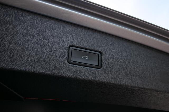 Volkswagen T-Roc 1.5 TSI DSG R-Line Business -Afn. trekhaak | Ad. Cruise | Cam | Massagestoel