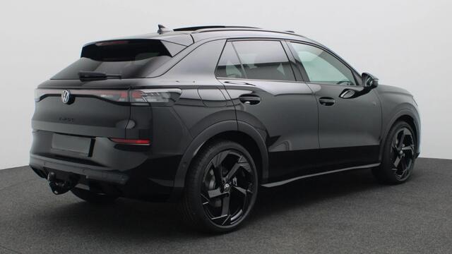 Volkswagen T-Roc 1.5 eTsi R-Line First Edition 150PK DSG Pano-Schuifdak | Trekhaak | Black Style | 20" LM Velgen | Keyless |Side Asisst |Matrix LED-Verlichting | Achteruitrijcamera