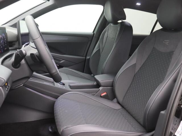 Volkswagen T-Roc 1.5 eTsi R-Line First Edition 150PK DSG Pano-Schuifdak | Trekhaak | Black Style | 20" LM Velgen | Keyless |Side Asisst |Matrix LED-Verlichting | Achteruitrijcamera