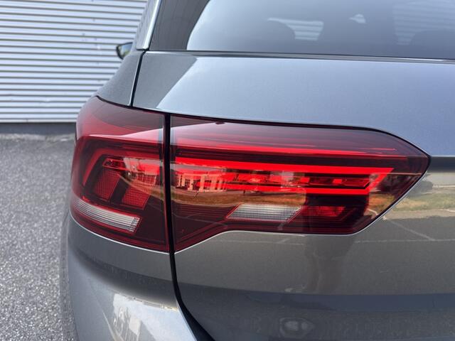 Volkswagen T-Roc 1.5 TSI Sport Bns R-line NAP Automaat Pano BTW Camera Keyless Carplay