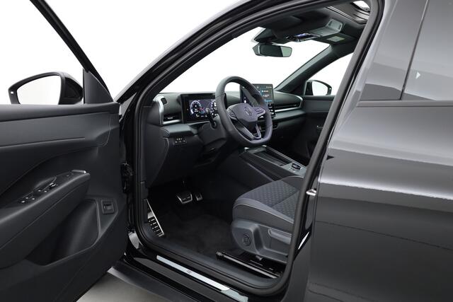 Volkswagen T-Roc 1.5 eTsi R-Line | Pano | IQ Light | Adapt. Cruise | Trekhaak | Camera | Stoel- Stuurverw. | CarPlay |
