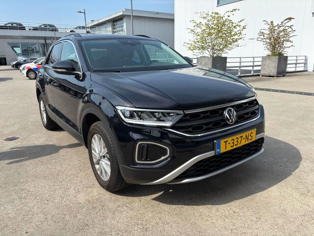 Volkswagen T-Roc 1.5 TSI Life Business 150pk | Navi | Climatronic | App Connect | Verwarmde stoelen |