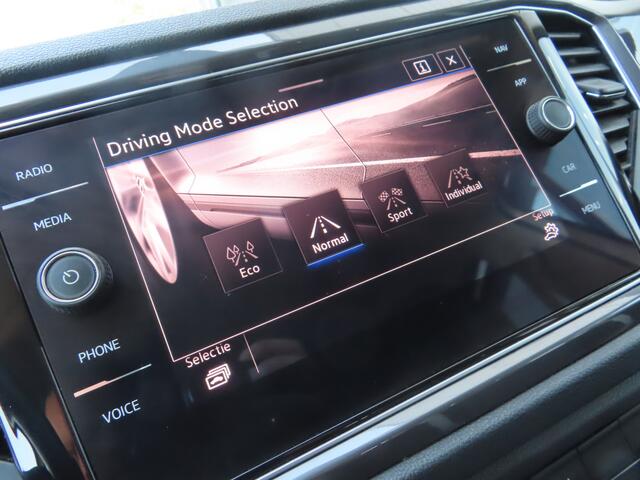 Volkswagen T-Roc 1.5 TSI Sport Business R-line DSG | camera | stoelverwarming | adaptive cruise