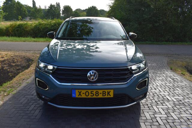 Volkswagen T-Roc 1.5 TSI Sport Business-R PANO, TREKH., NIEUWSTAAT!