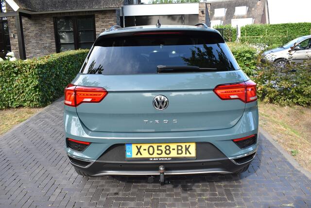 Volkswagen T-Roc 1.5 TSI Sport Business-R PANO, TREKH., NIEUWSTAAT!