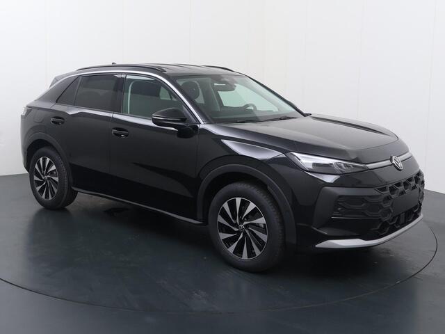 Volkswagen T-Roc Life First Edition 1.5 eTSI 85 kW / 116 PK DSG | Comfort pakket | LED Plus verlichting met lichtstrip in grille & verlichte logo's | Trekhaak wegklapbaar |
