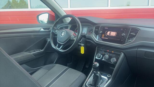 Volkswagen T-Roc 1.0 TSI Style TREKHAAK / CARPLAY / AIRCO / PDC / BLUETOOTH / ACC / ELEK RAMEN / NL-AUTO