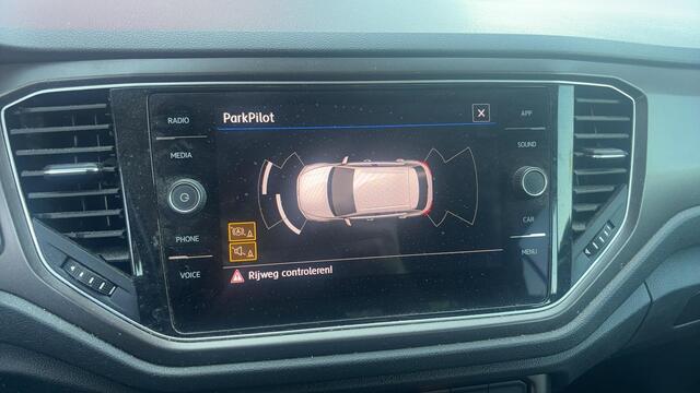 Volkswagen T-Roc 1.0 TSI Style TREKHAAK / CARPLAY / AIRCO / PDC / BLUETOOTH / ACC / ELEK RAMEN / NL-AUTO