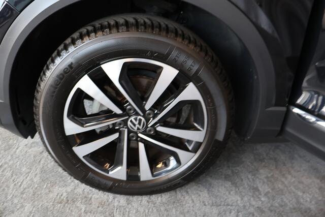 Volkswagen T-Roc 1.5 TSI Style, IQ light, Camera, ACC, Trekhaak
