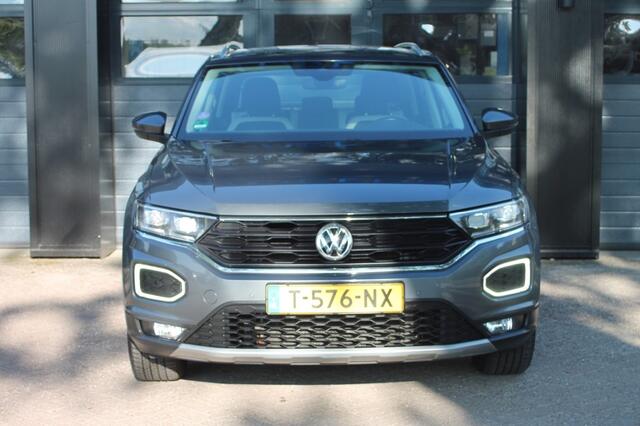 Volkswagen T-Roc 1.5 TSI Sport 150pk Stoel/stuur verwarming / afneembare trekhaak.
