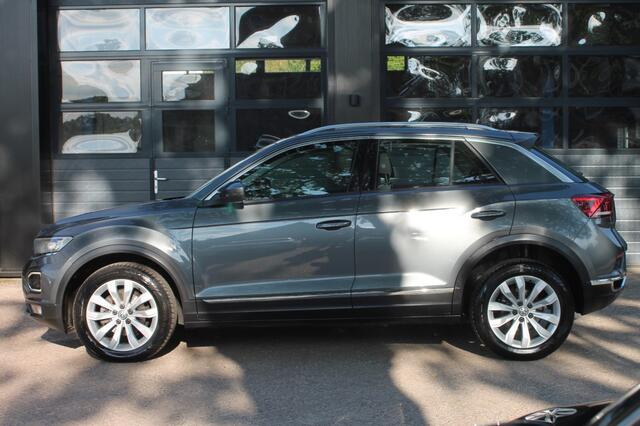 Volkswagen T-Roc 1.5 TSI Sport 150pk Stoel/stuur verwarming / afneembare trekhaak.