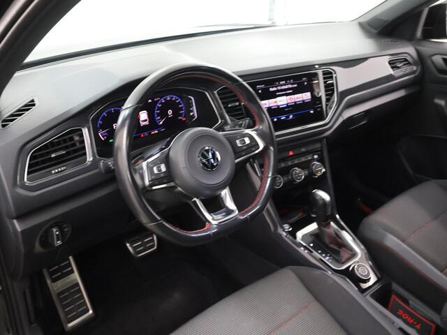 Volkswagen T-Roc 2.0 TSI 4Motion Sport | Panoramadak | Virtual Cockpit | Navigatie | Camera | DAB | Apple CarPlay/Android Auto | Stoelverwarming | Adaptieve Cruise Control | Ele. kofferdeksel | Trekhaak | 1700kg Trekkracht |