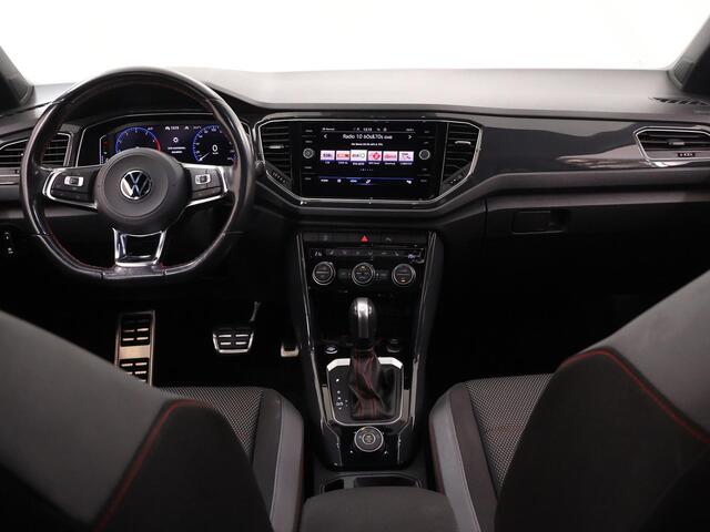 Volkswagen T-Roc 2.0 TSI 4Motion Sport | Panoramadak | Virtual Cockpit | Navigatie | Camera | DAB | Apple CarPlay/Android Auto | Stoelverwarming | Adaptieve Cruise Control | Ele. kofferdeksel | Trekhaak | 1700kg Trekkracht |