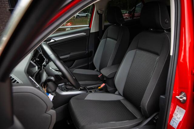 Volkswagen T-Roc 1.5 TSI Active , Trekhaak, Achteruitrijcamera, All-Season,