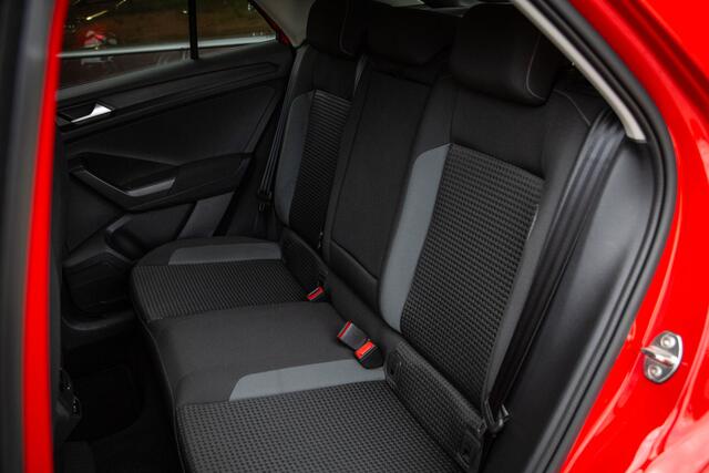 Volkswagen T-Roc 1.5 TSI Active , Trekhaak, Achteruitrijcamera, All-Season,