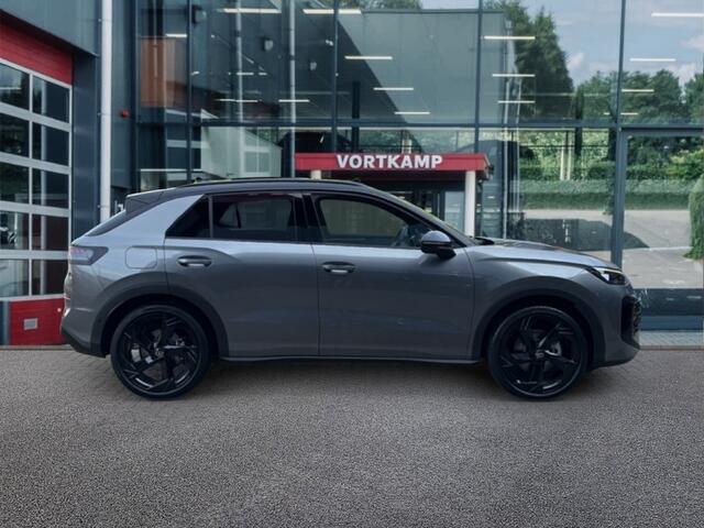Volkswagen T-Roc 1.5 eTSI R-LINE BLACK STYLE TREKHAAK/PANO-DAK/CAMERA/ELEK-KLEP/ACC/STOELVERW