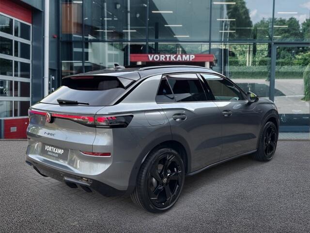 Volkswagen T-Roc 1.5 eTSI R-LINE BLACK STYLE TREKHAAK/PANO-DAK/CAMERA/ELEK-KLEP/ACC/STOELVERW
